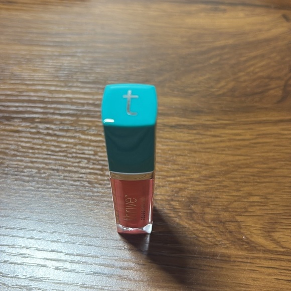 Thrive Causemetics Lip Matte Shade Misty - Picture 2 of 3